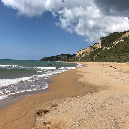 Theea Cottage - Wonderful Sea Views Chlomos 외부 사진