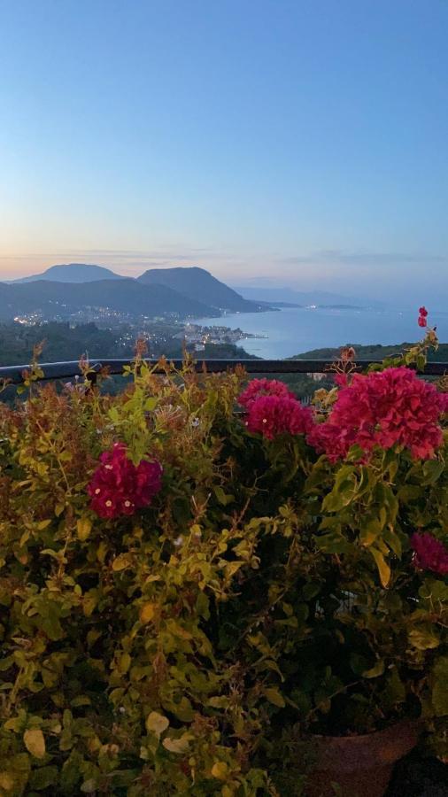 Theea Cottage - Wonderful Sea Views Chlomos 외부 사진