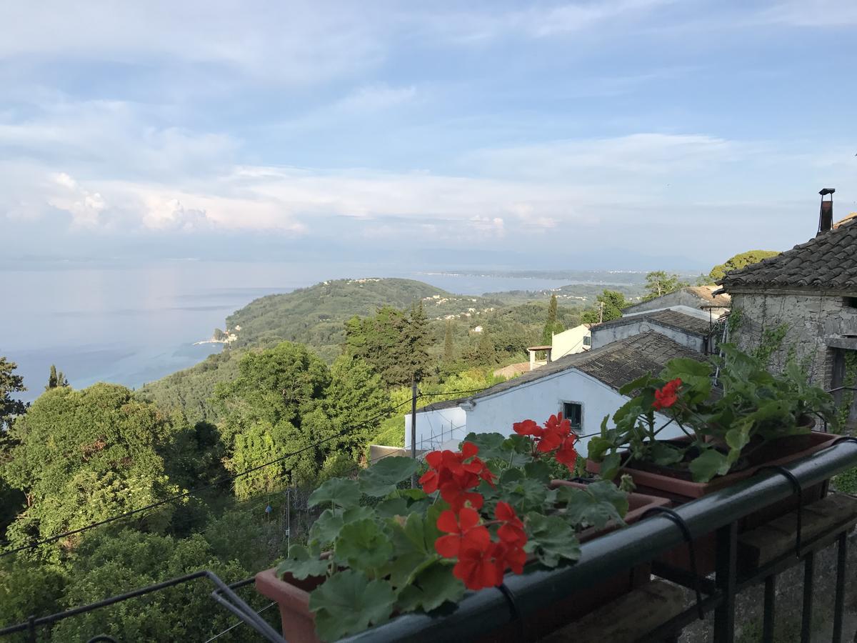 Theea Cottage - Wonderful Sea Views Chlomos 외부 사진