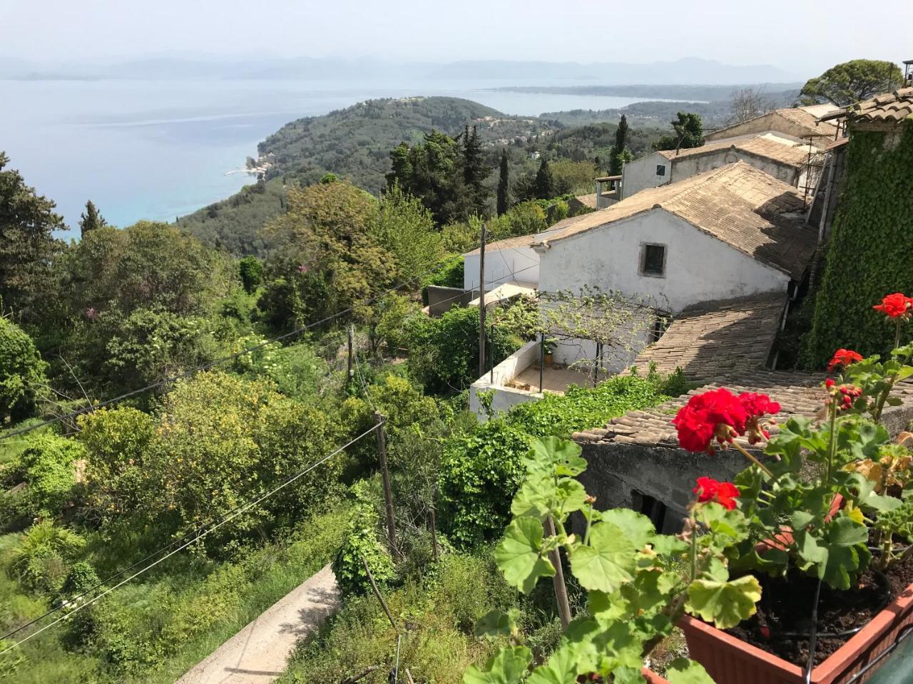 Theea Cottage - Wonderful Sea Views Chlomos 외부 사진